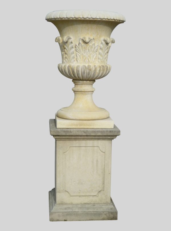 Vaso a calice decorato con foglie - Pietra di Vicenza VV-26