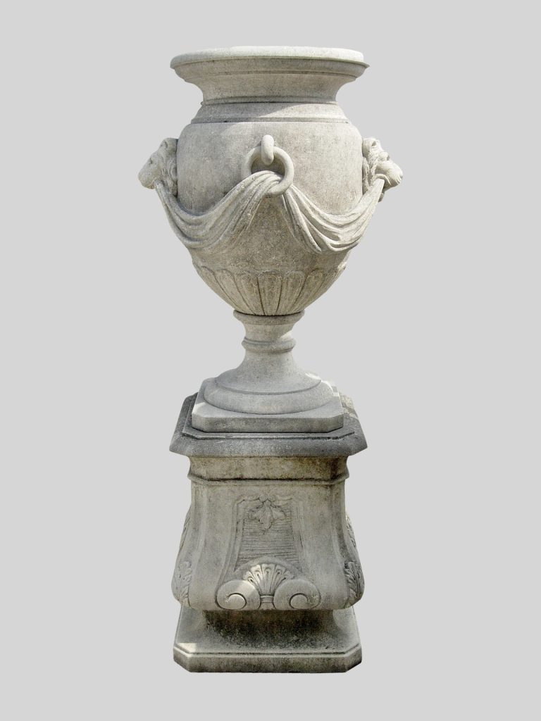 Vaso con drappeggio e teste di leone - Pietra di Vicenza 541-V